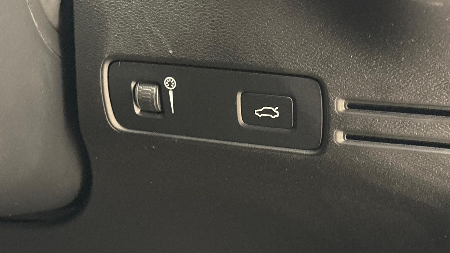 Used Volvo C40 2022 for sale - 76577228: Photo 28