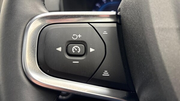 Used Volvo XC40 2024 for sale - 76206081: Photo 32