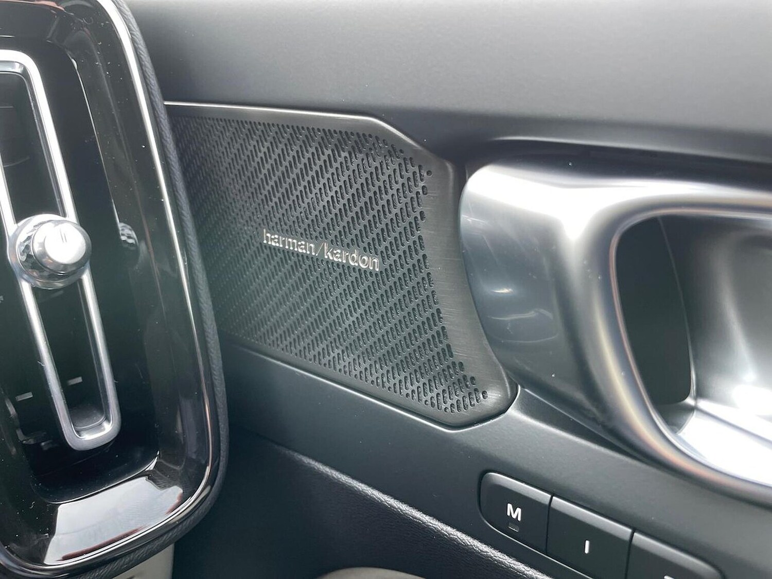 Used Volvo XC40 2025 for sale - 76249737: Photo 24