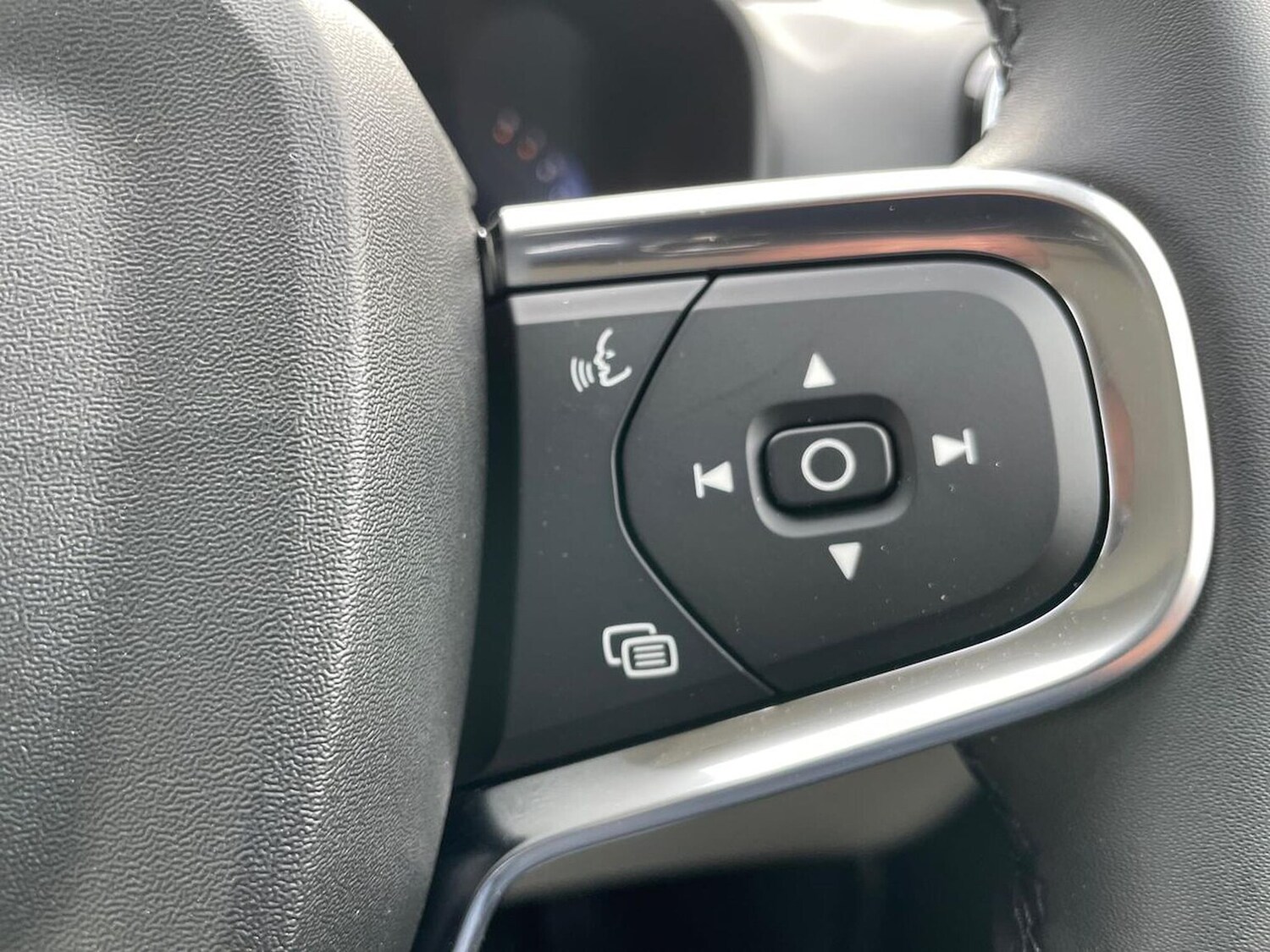 Used Volvo XC40 2025 for sale - 76249737: Photo 25