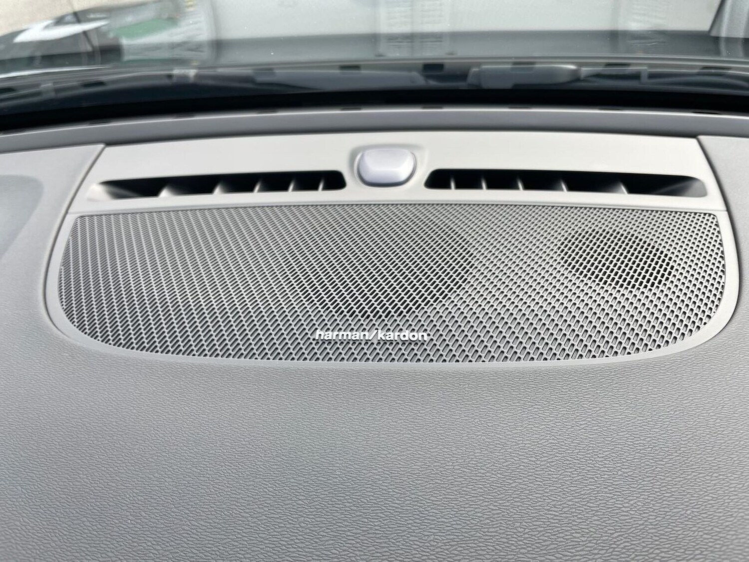 Used Volvo XC40 2025 for sale - 76249737: Photo 29