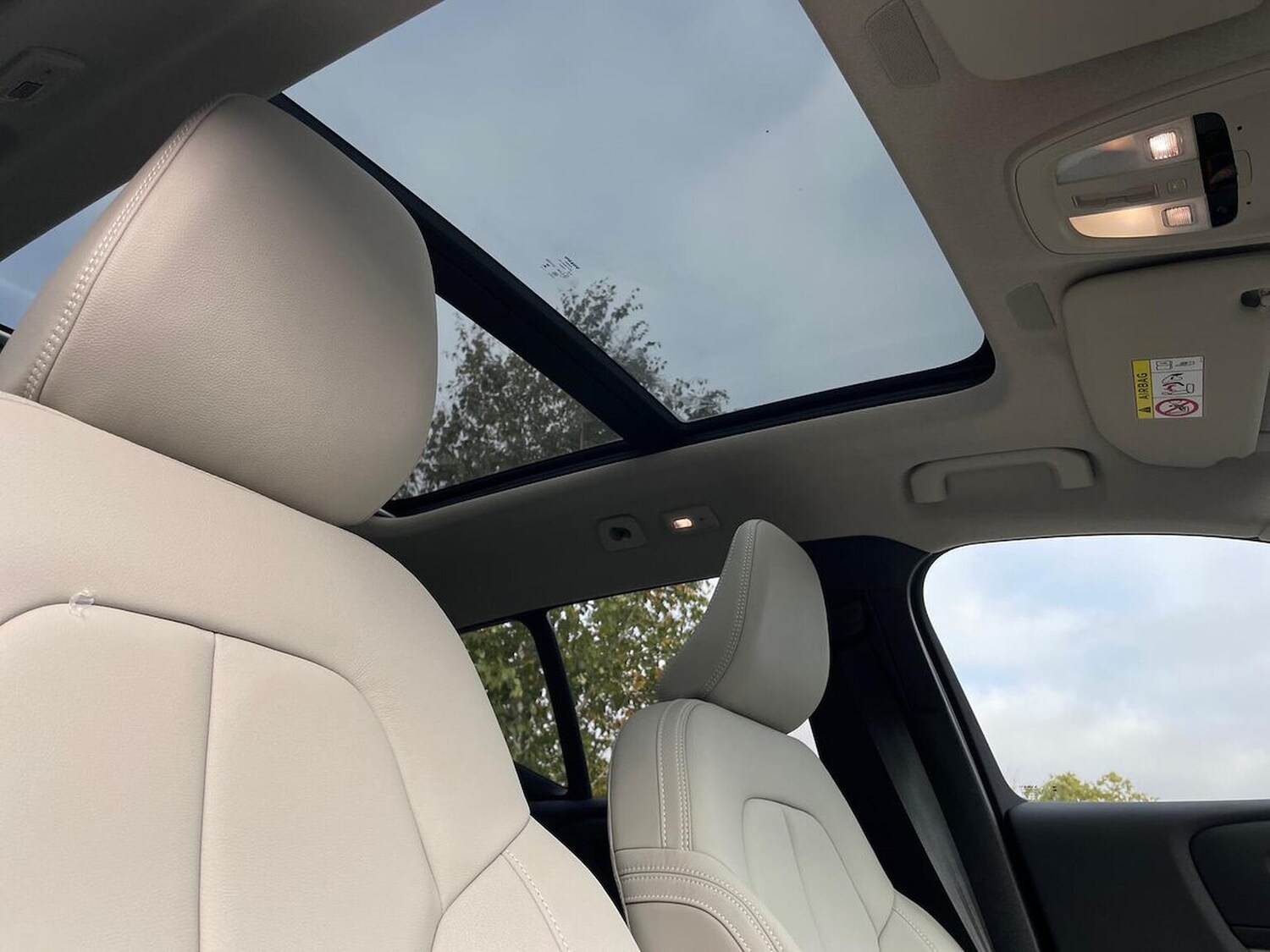 Used Volvo XC40 2025 for sale - 76249737: Photo 30