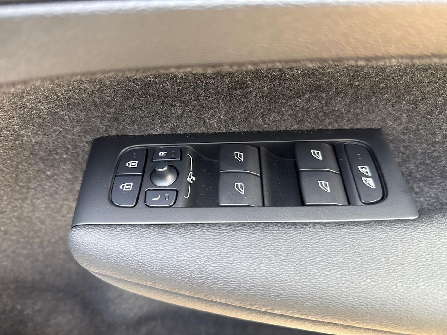 Used Volvo XC40 2025 for sale - 78192685: Photo 23