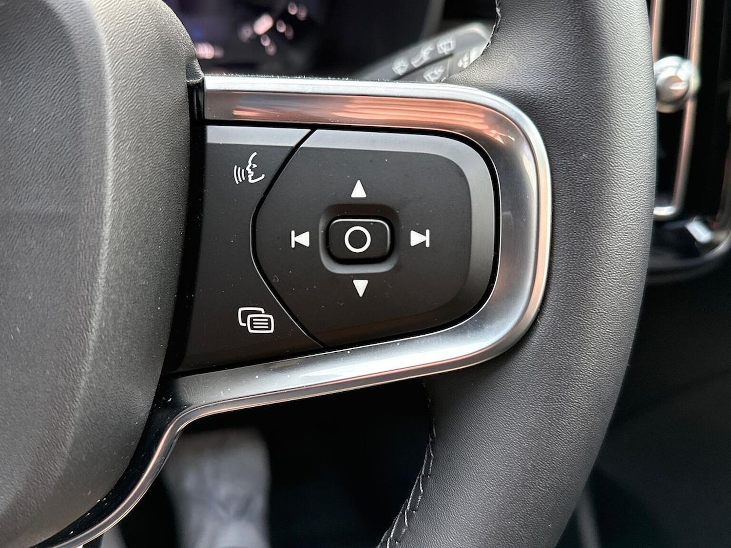 Used Volvo XC40 2025 for sale - 78192685: Photo 28