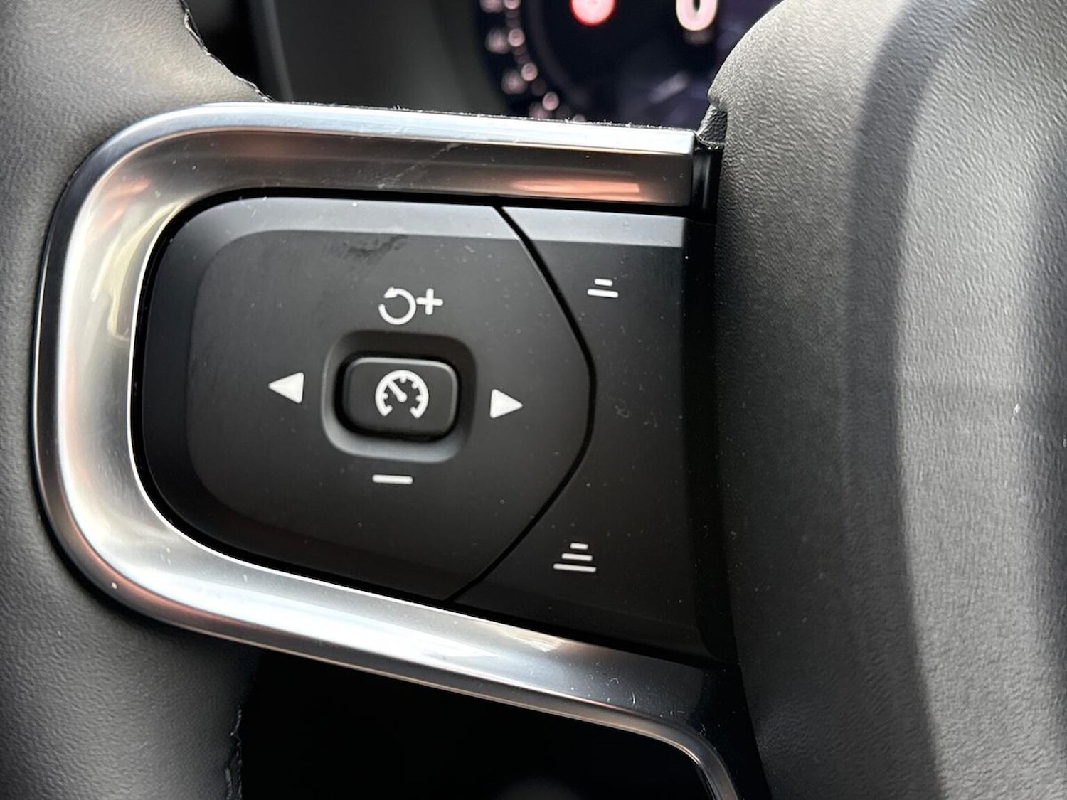 Used Volvo XC40 2025 for sale - 78192685: Photo 29