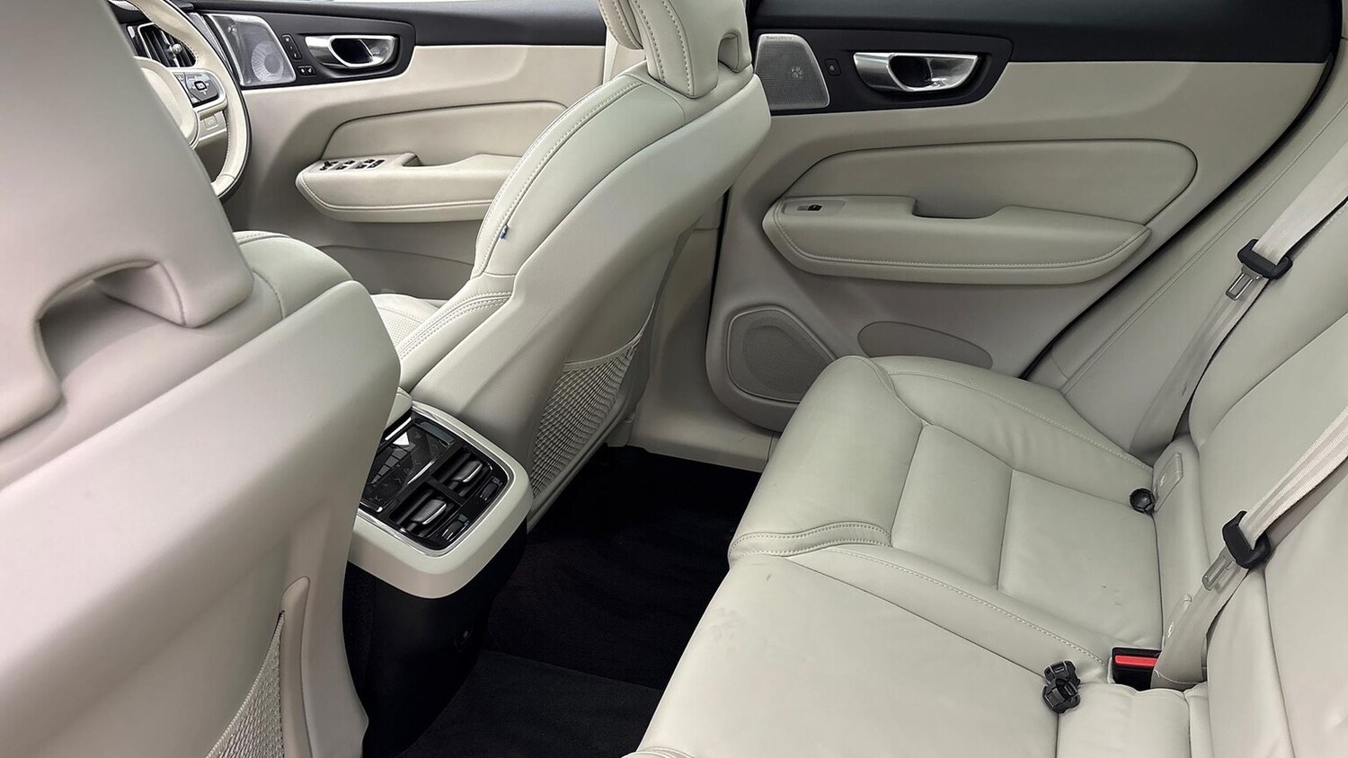 Used Volvo XC60 2025 for sale - 77501748: Photo 13