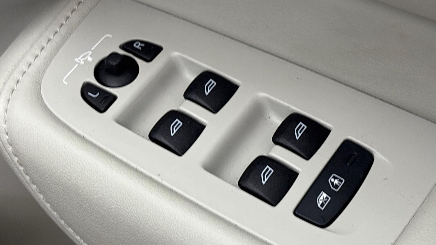 Used Volvo XC60 2025 for sale - 77501748: Photo 23