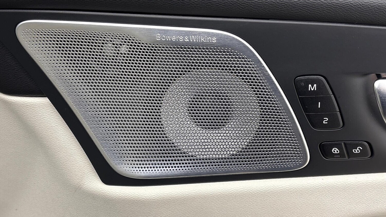 Used Volvo XC60 2025 for sale - 77501748: Photo 25