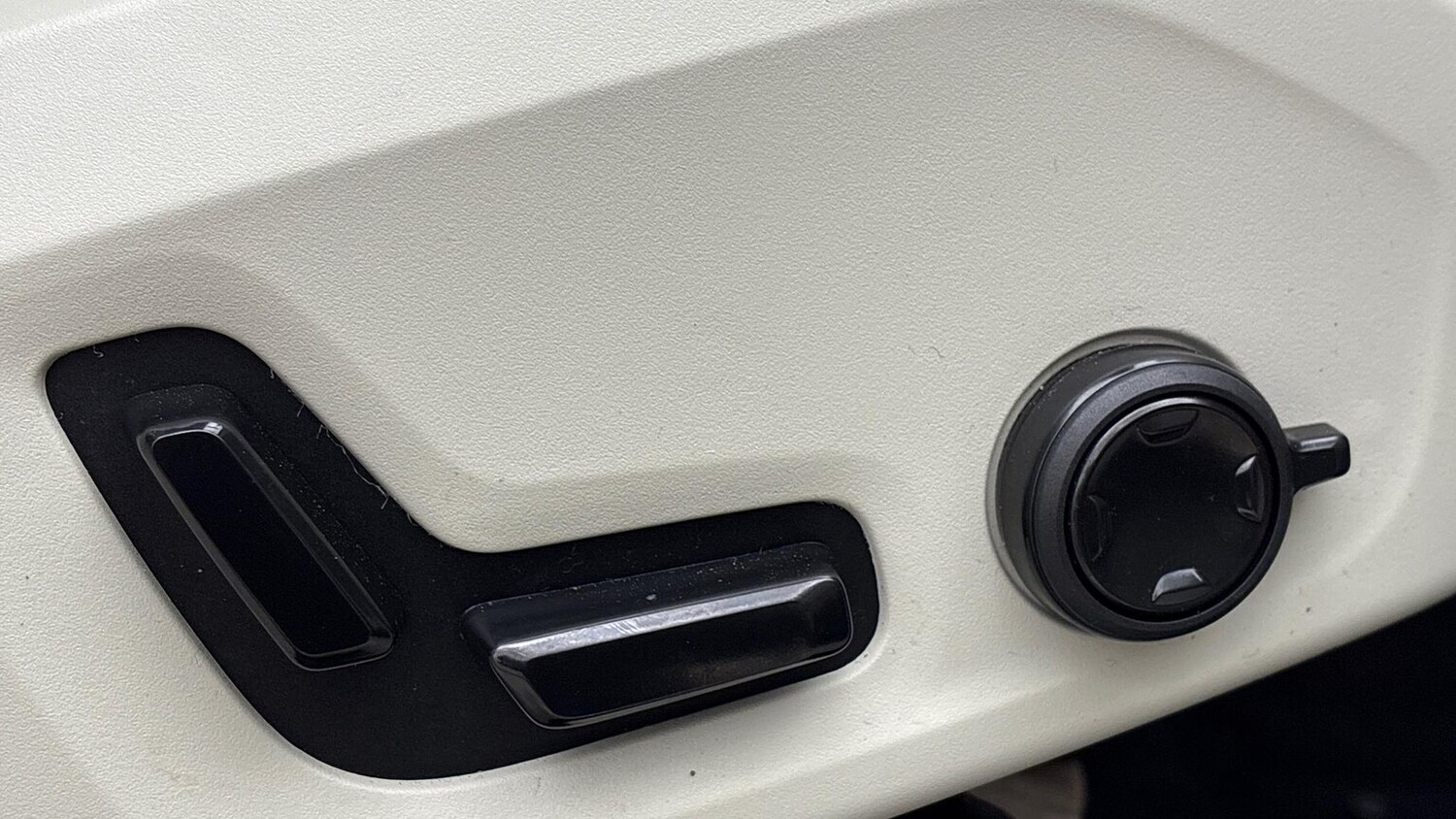 Used Volvo XC60 2025 for sale - 77501748: Photo 26