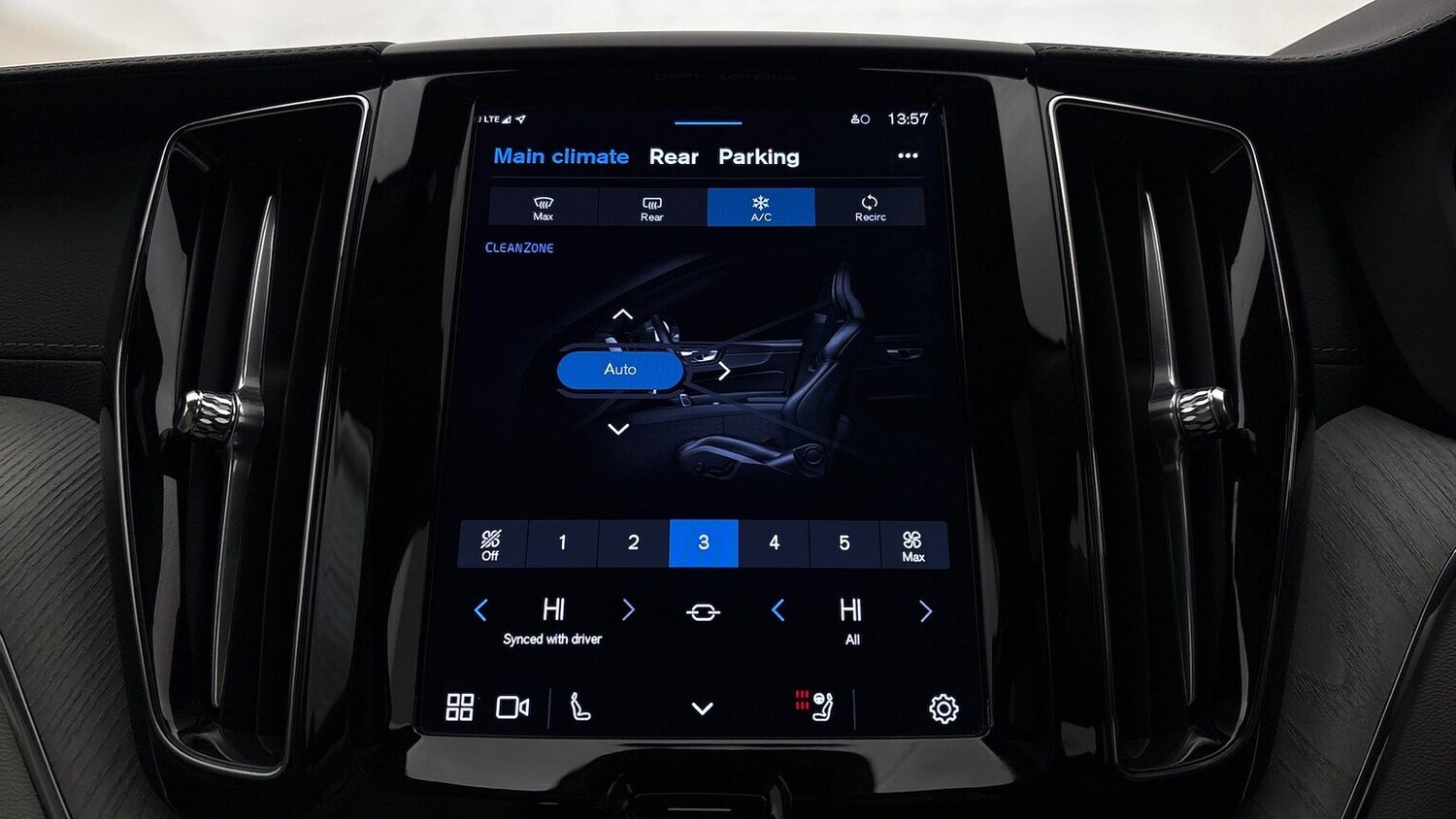 Used Volvo XC60 2025 for sale - 77501748: Photo 36