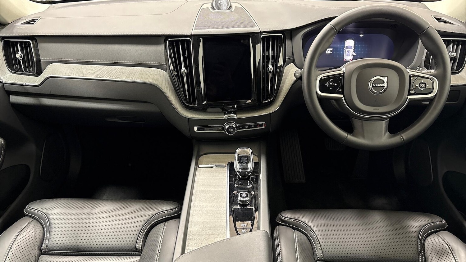 Used Volvo XC60 2025 for sale - 76821705: Photo 11