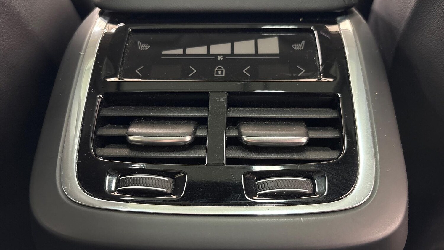 Used Volvo XC60 2025 for sale - 76821705: Photo 18