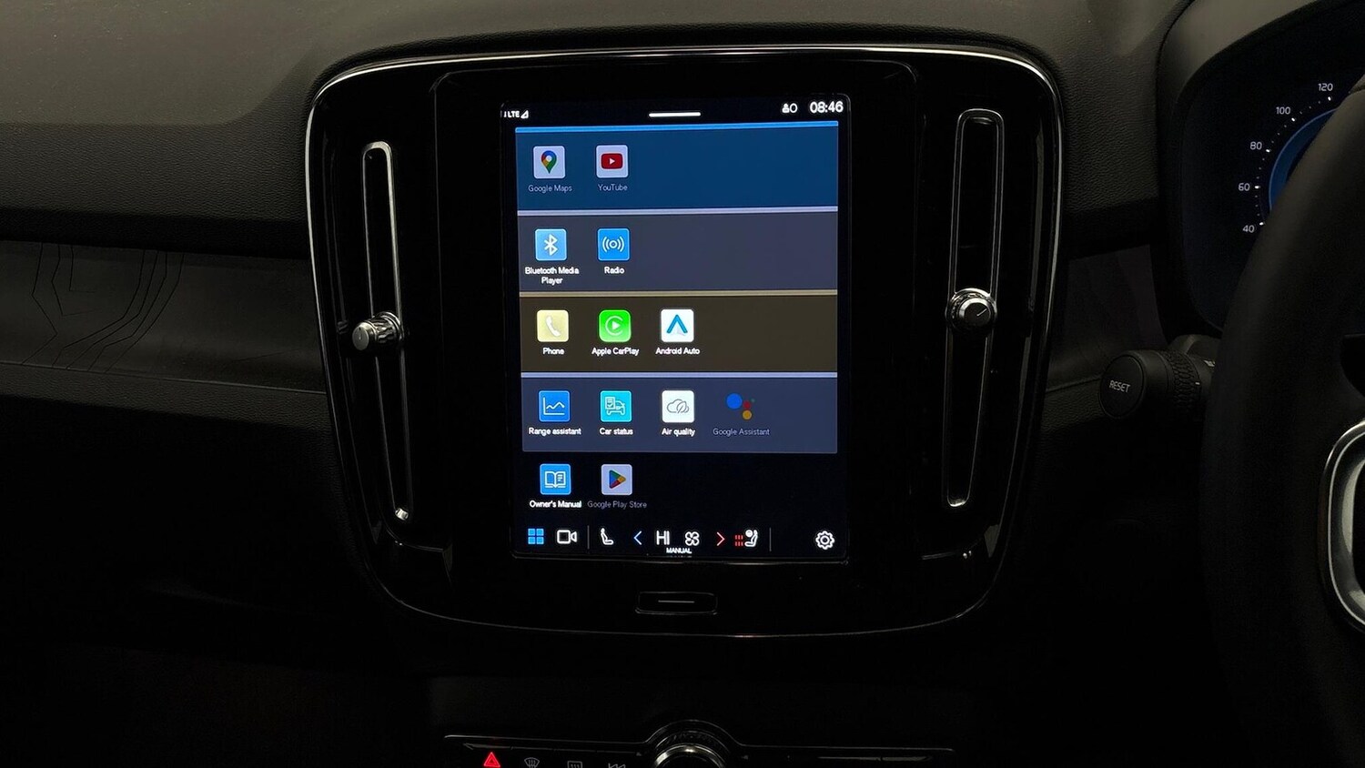 Used Volvo XC40 2022 for sale - 78054423: Photo 11