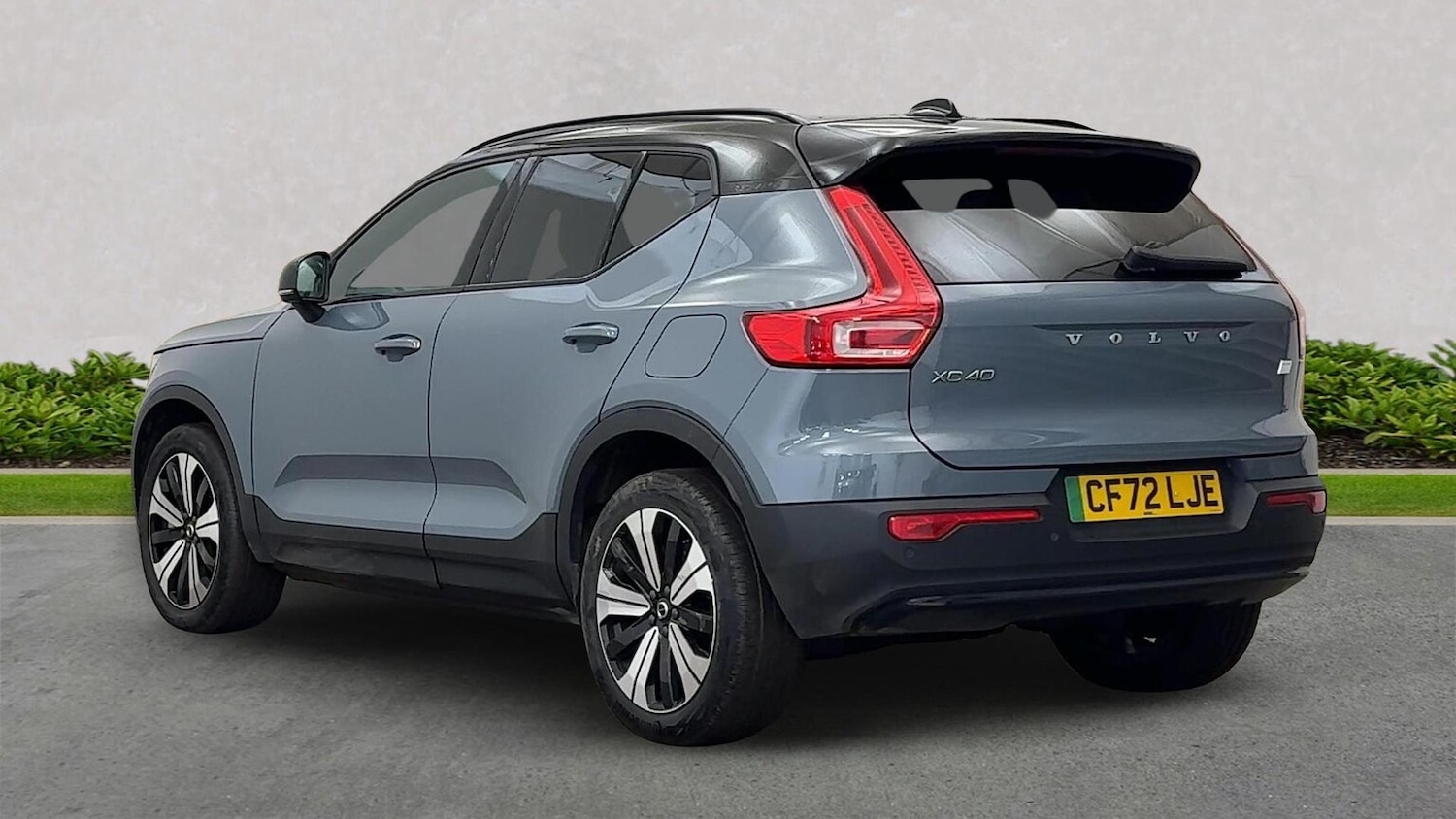 Used Volvo XC40 2022 for sale - 78054423: Photo 2