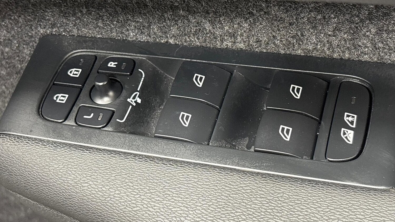 Used Volvo XC40 2022 for sale - 78054423: Photo 24