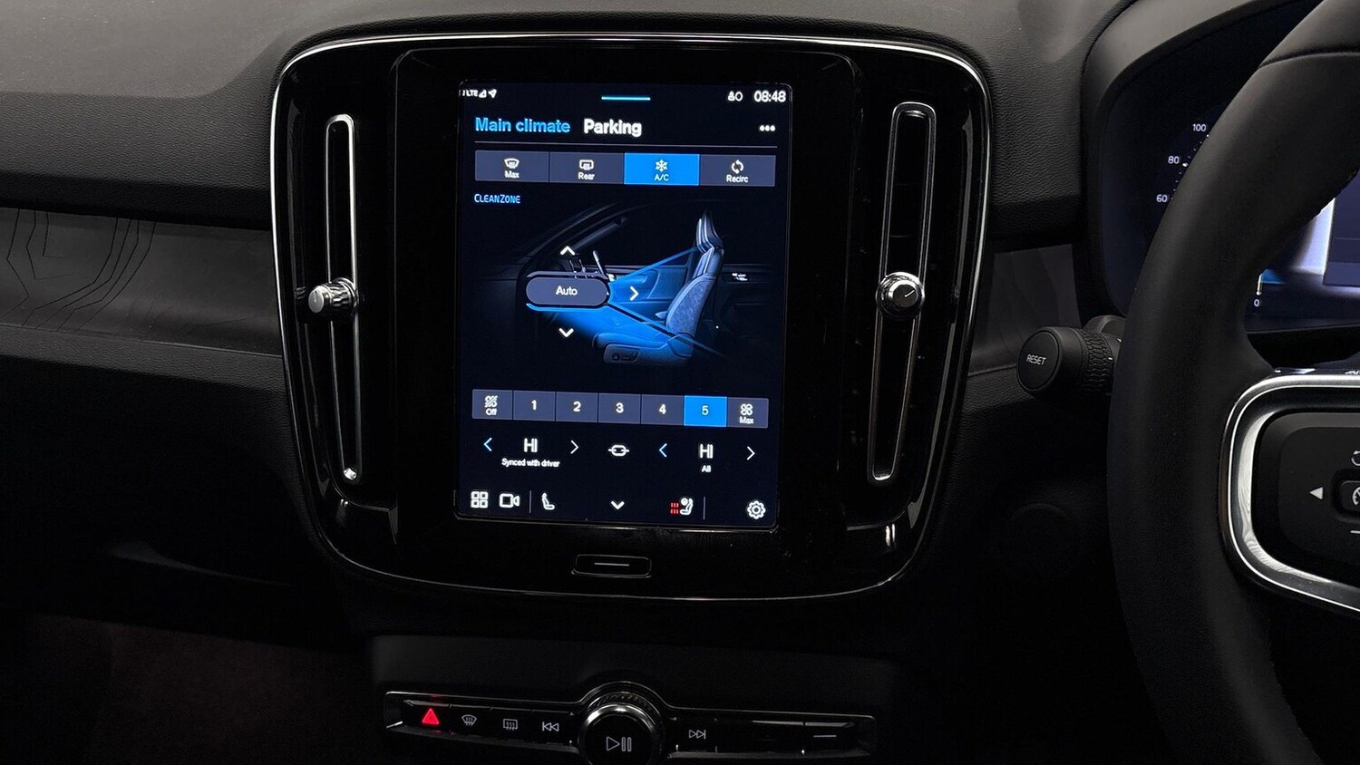 Used Volvo XC40 2022 for sale - 78054423: Photo 37