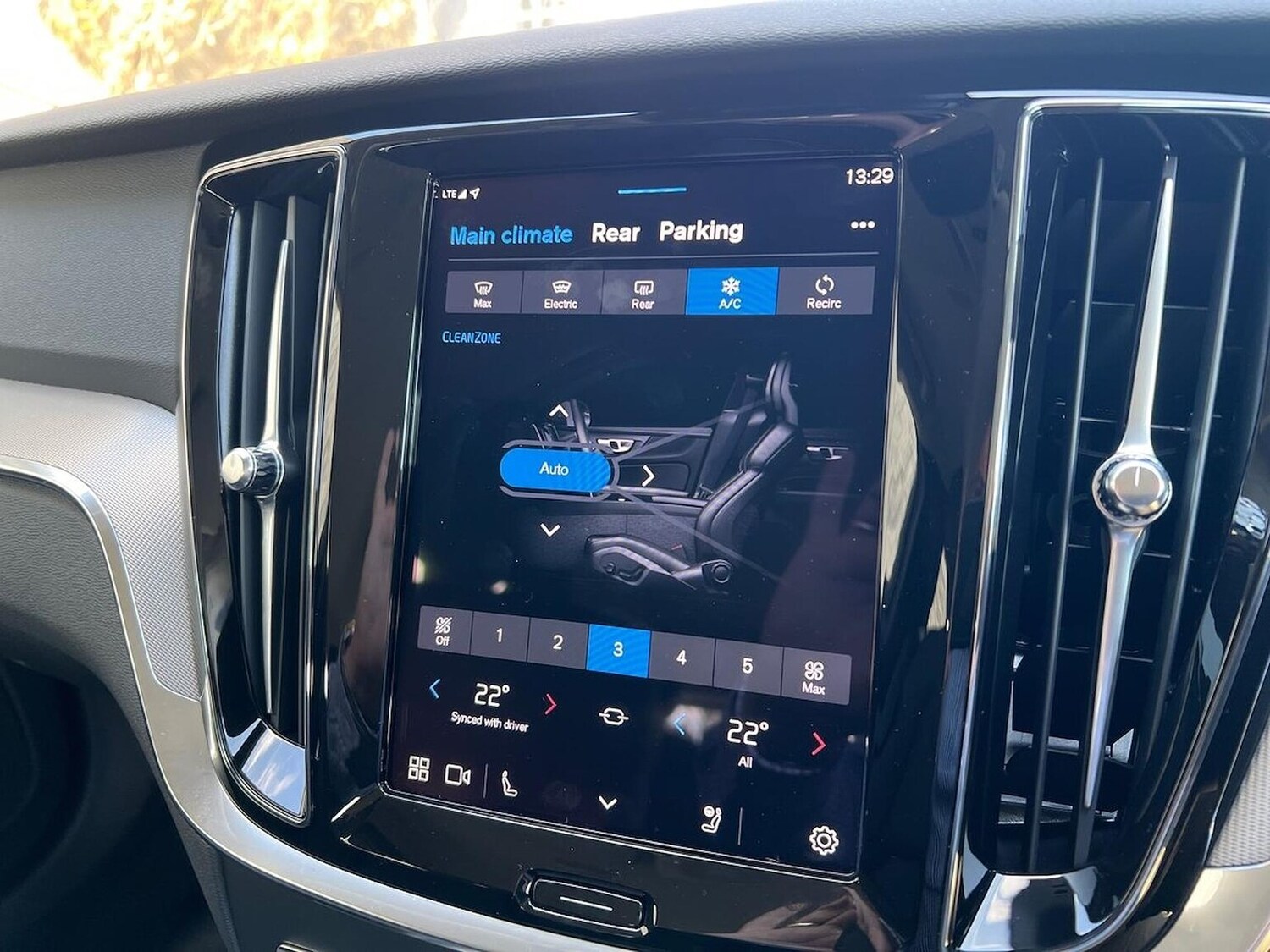 Used Volvo V60 2025 for sale - 77487403: Photo 25