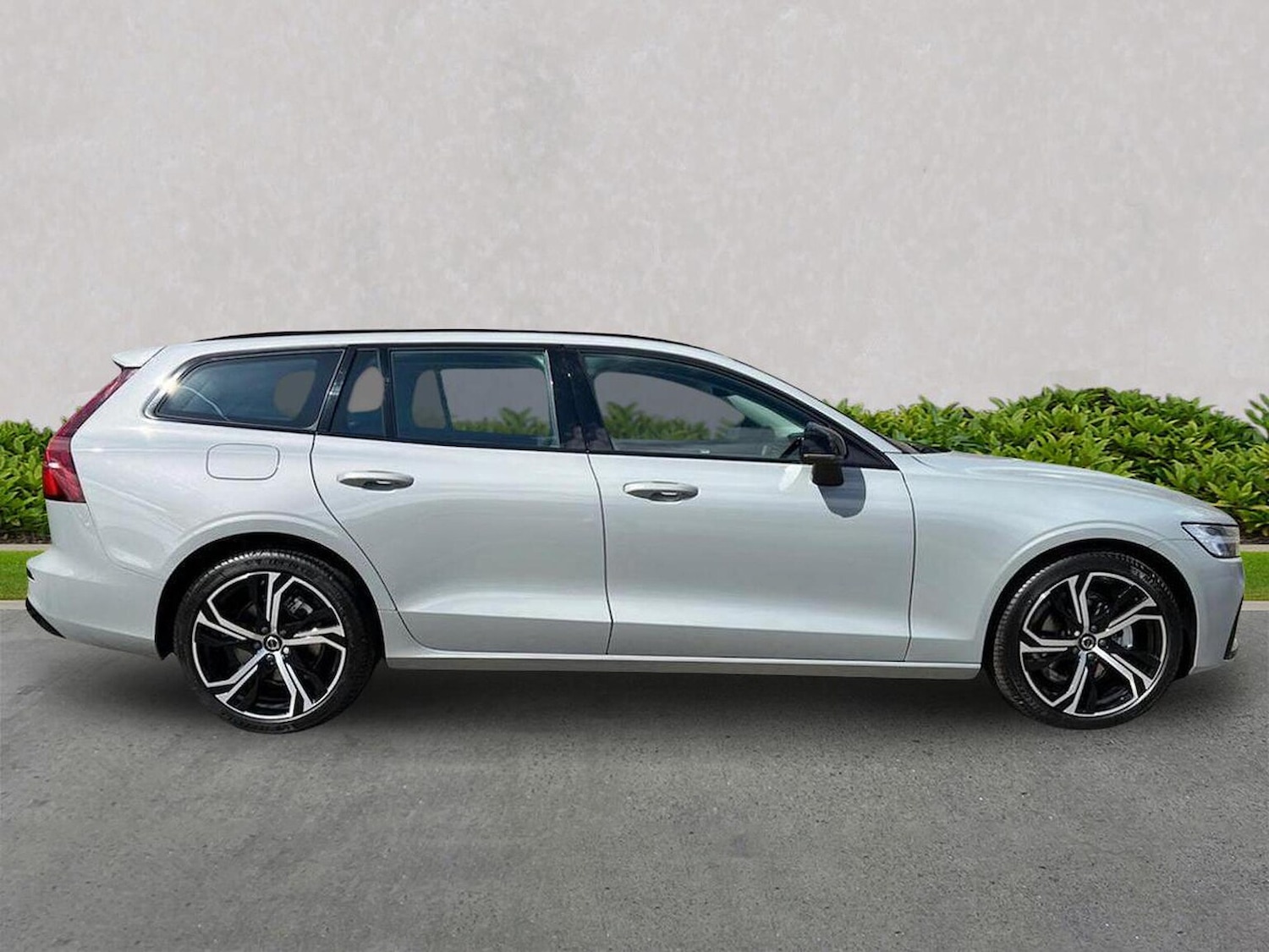 Used Volvo V60 2025 for sale - 77487403: Photo 3