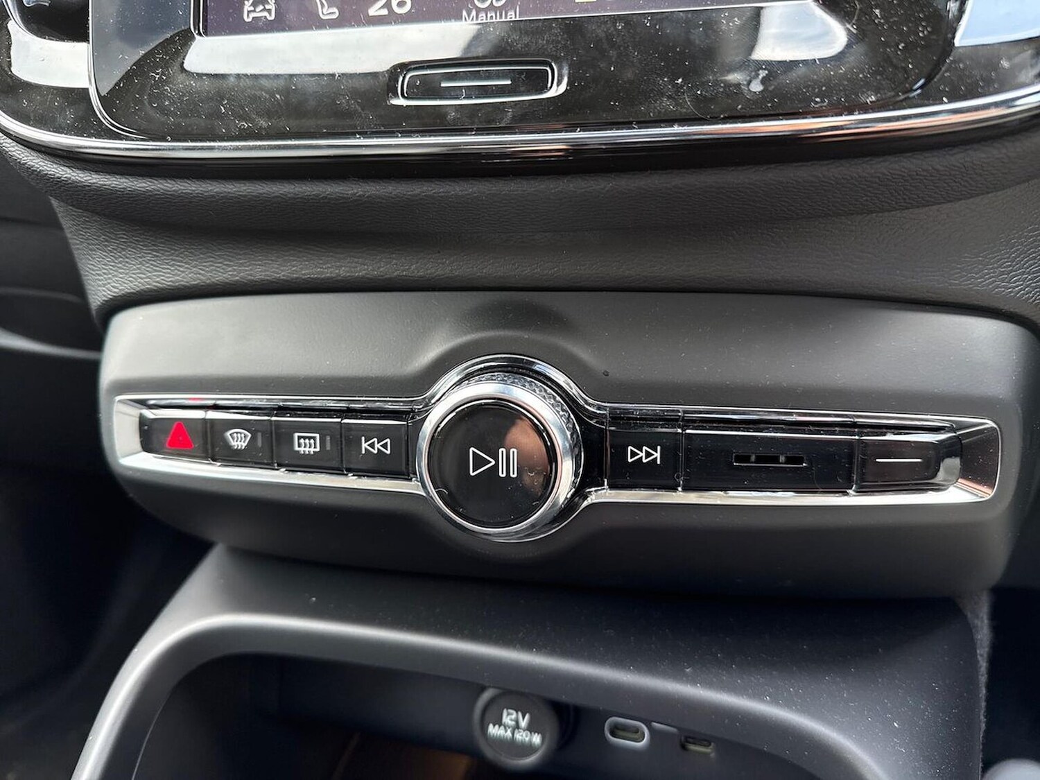 Used Volvo XC40 2025 for sale - 77487386: Photo 12