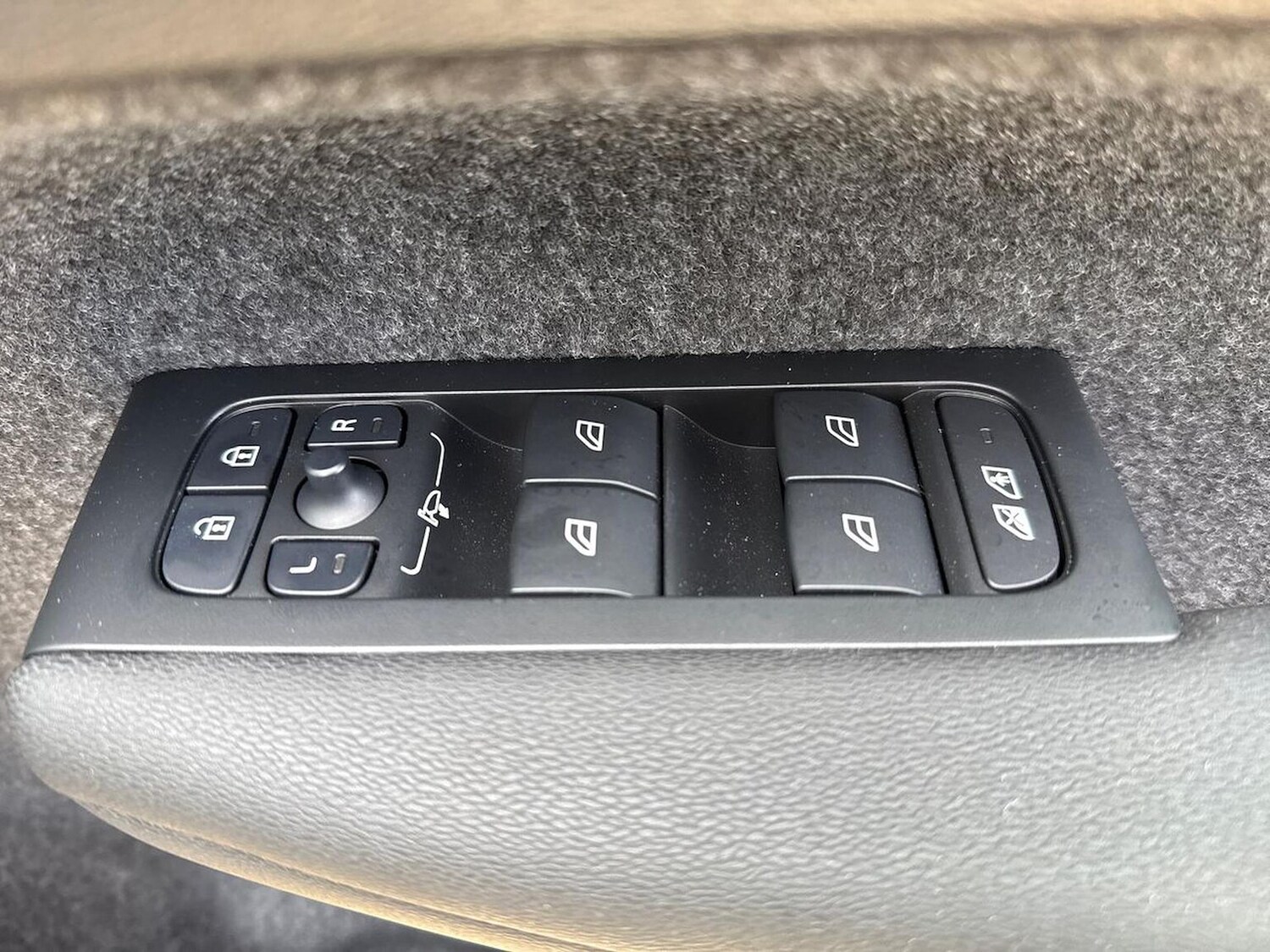 Used Volvo XC40 2025 for sale - 77487386: Photo 21