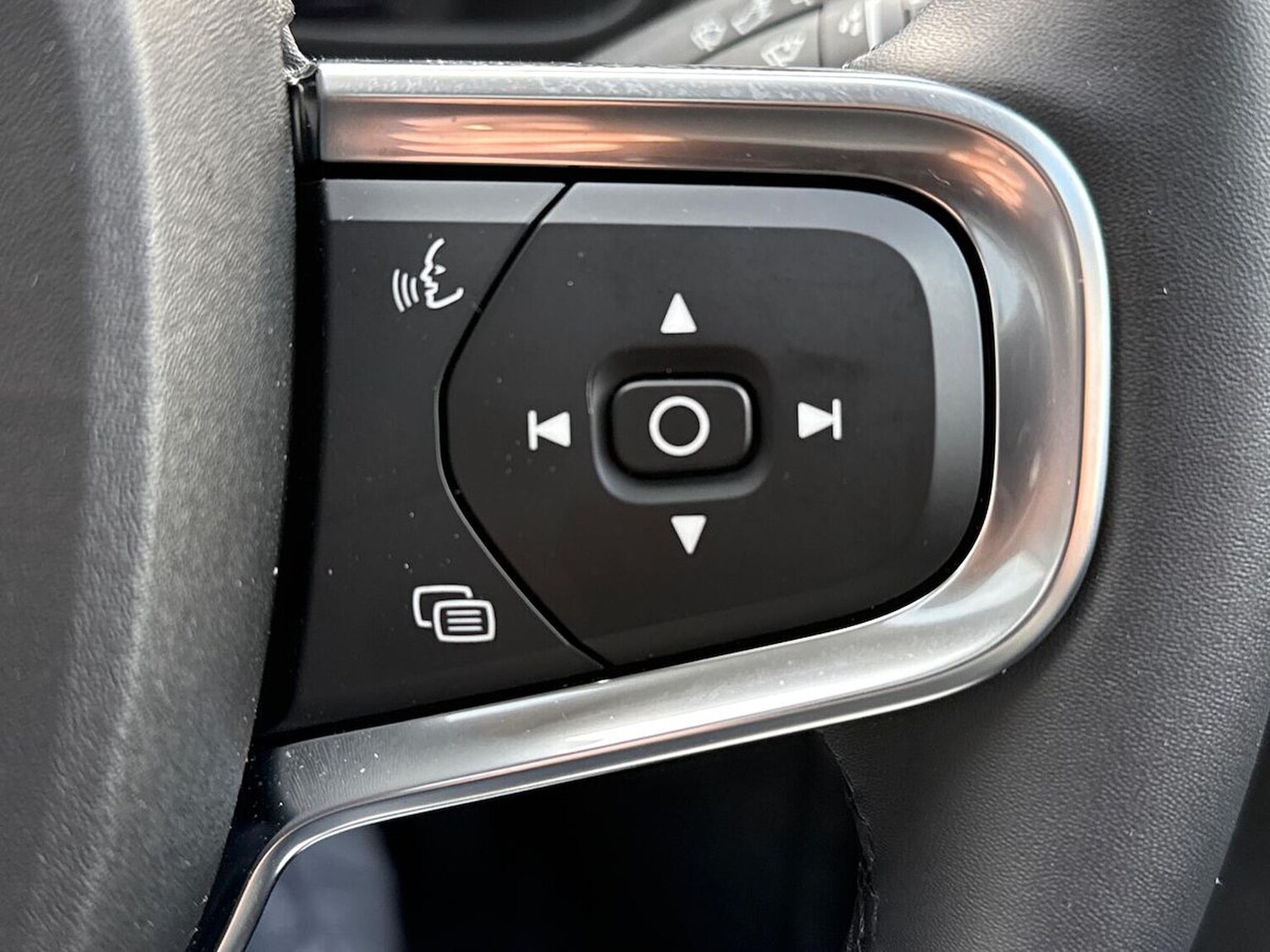 Used Volvo XC40 2025 for sale - 77487386: Photo 26