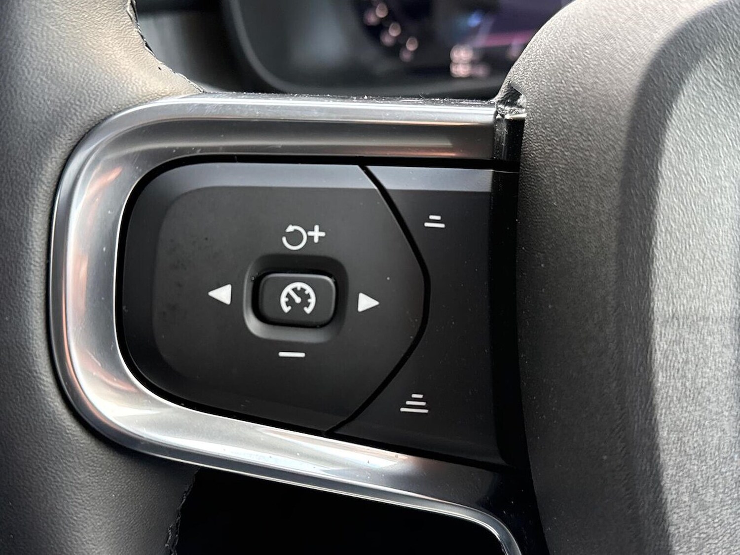 Used Volvo XC40 2025 for sale - 77487386: Photo 27