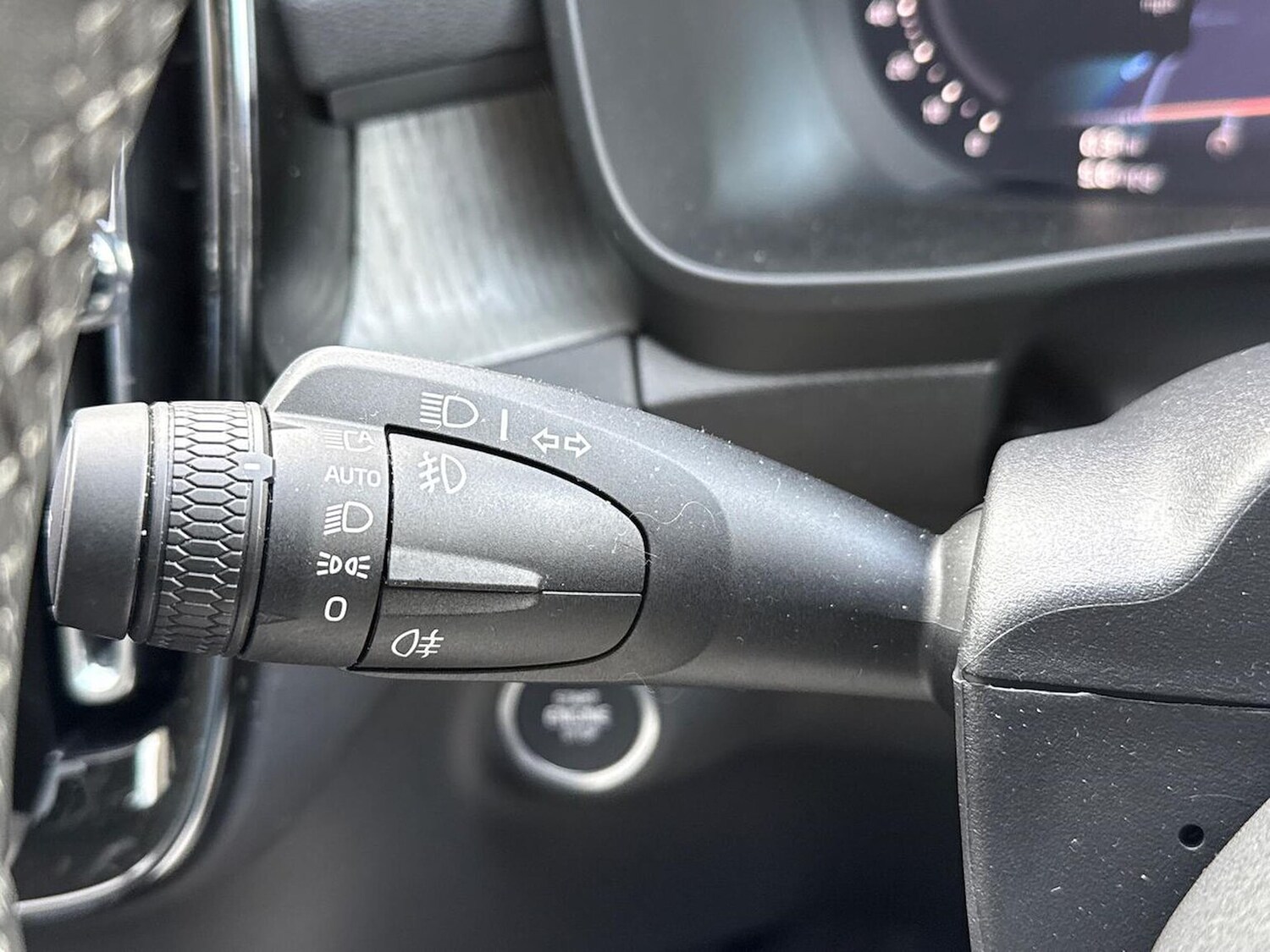 Used Volvo XC40 2025 for sale - 77487386: Photo 29