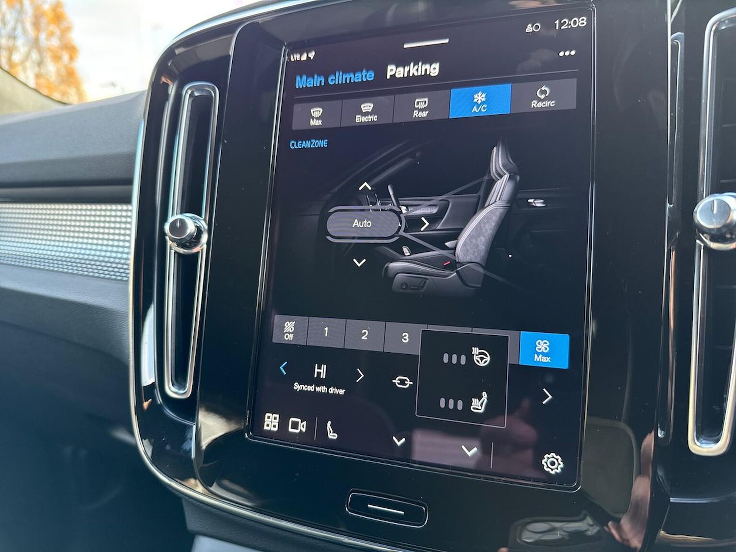 Used Volvo XC40 2025 for sale - 76570965: Photo 25