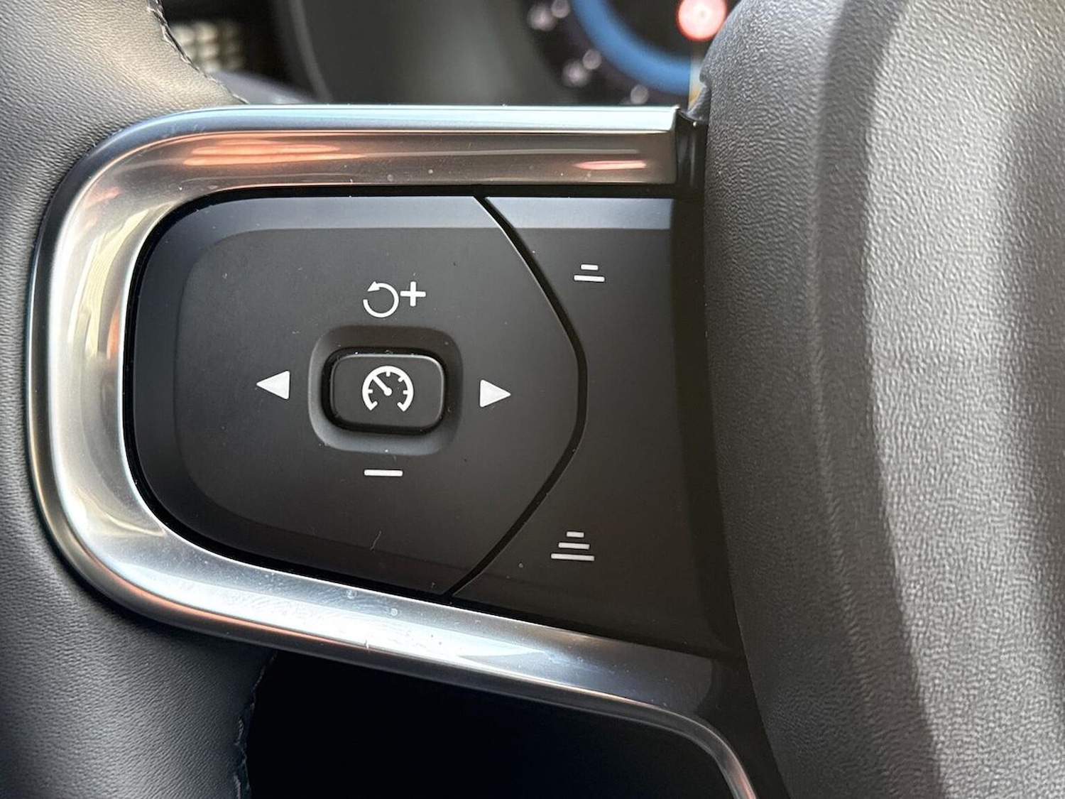 Used Volvo XC40 2025 for sale - 76570965: Photo 27