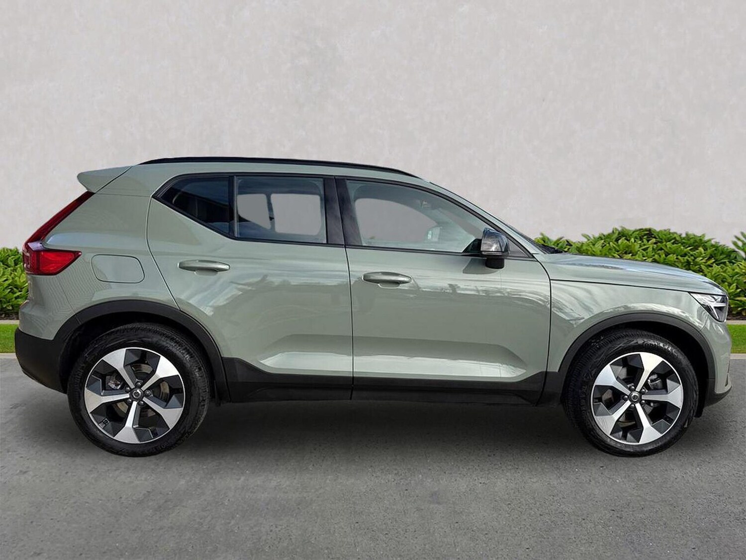 Used Volvo XC40 2025 for sale - 76570965: Photo 3