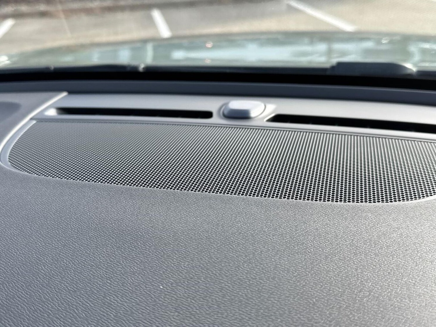 Used Volvo XC40 2025 for sale - 76570965: Photo 31