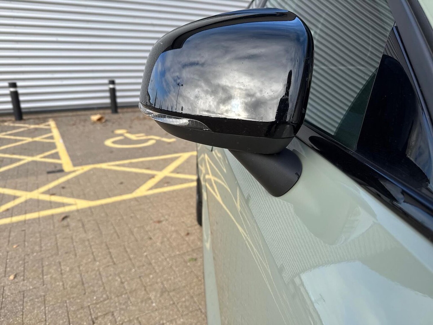 Used Volvo XC40 2025 for sale - 76570965: Photo 37