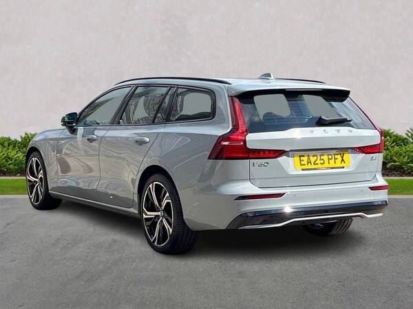 Used Volvo V60 2025 for sale - 75498421: Photo 2