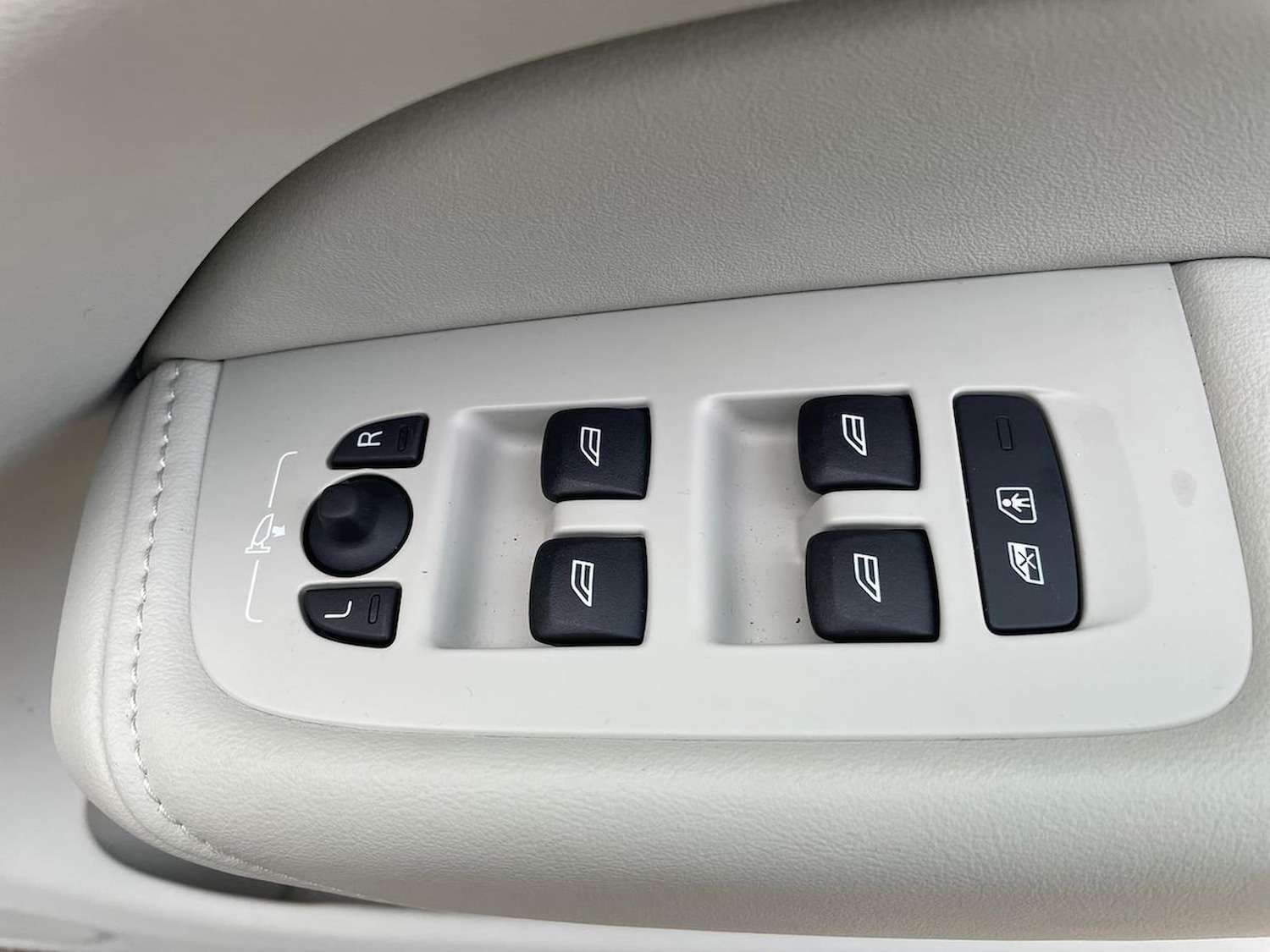 Used Volvo XC60 2025 for sale - 78070623: Photo 21