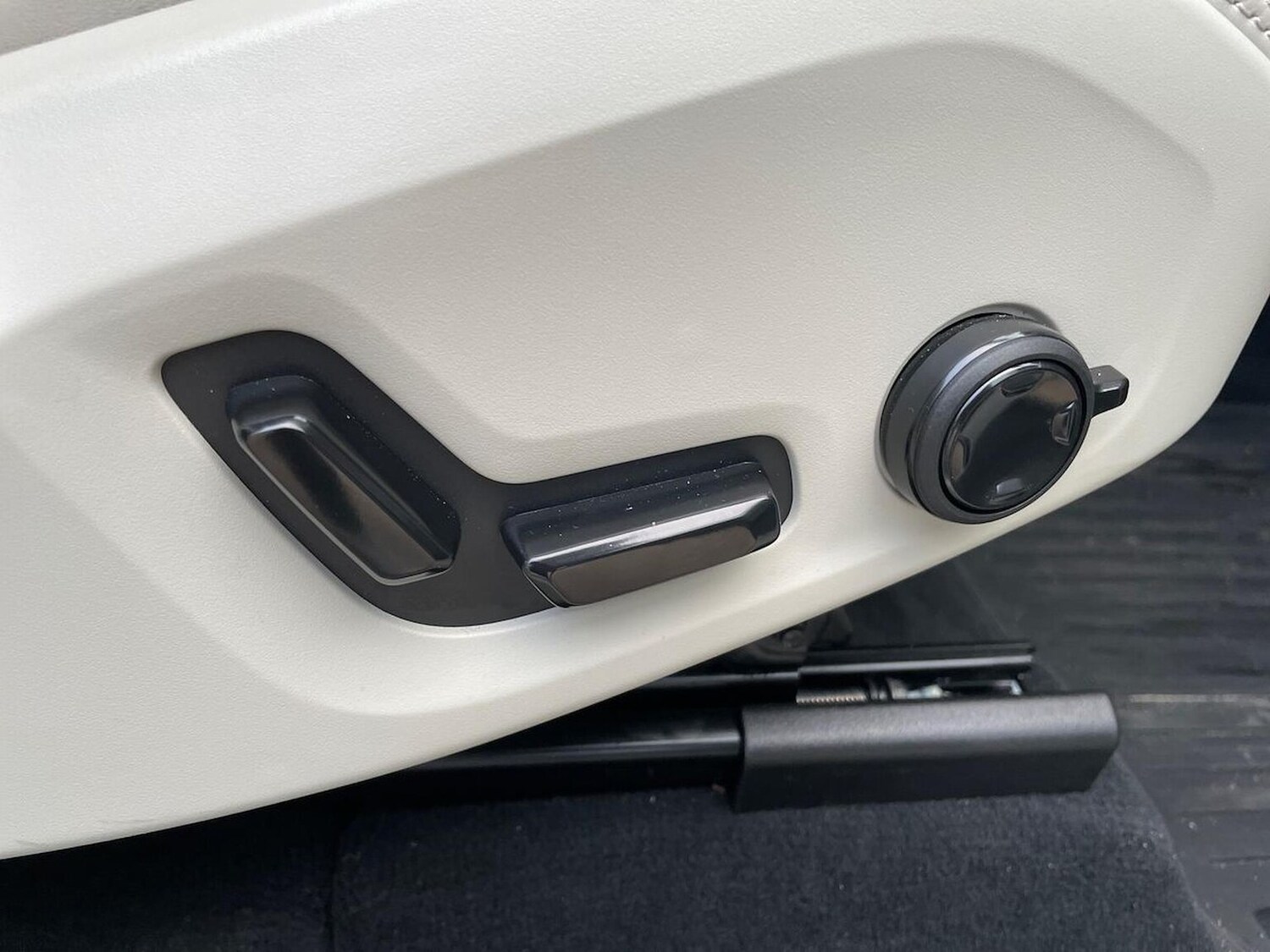 Used Volvo XC60 2025 for sale - 78070623: Photo 29