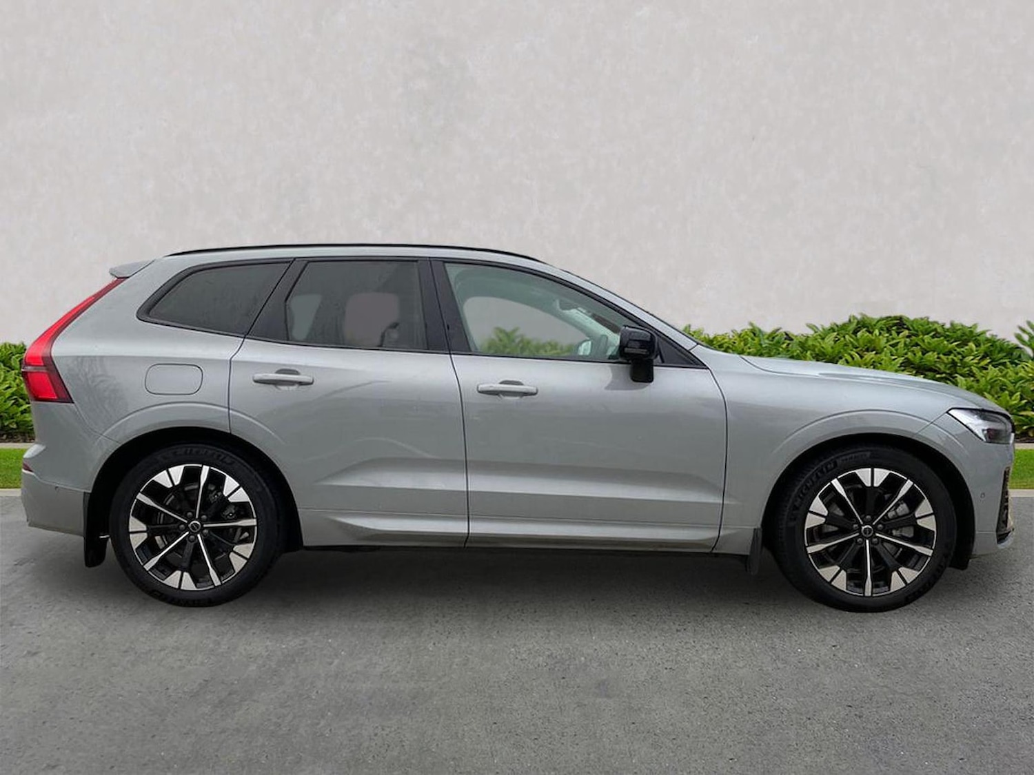 Used Volvo XC60 2025 for sale - 78070623: Photo 3