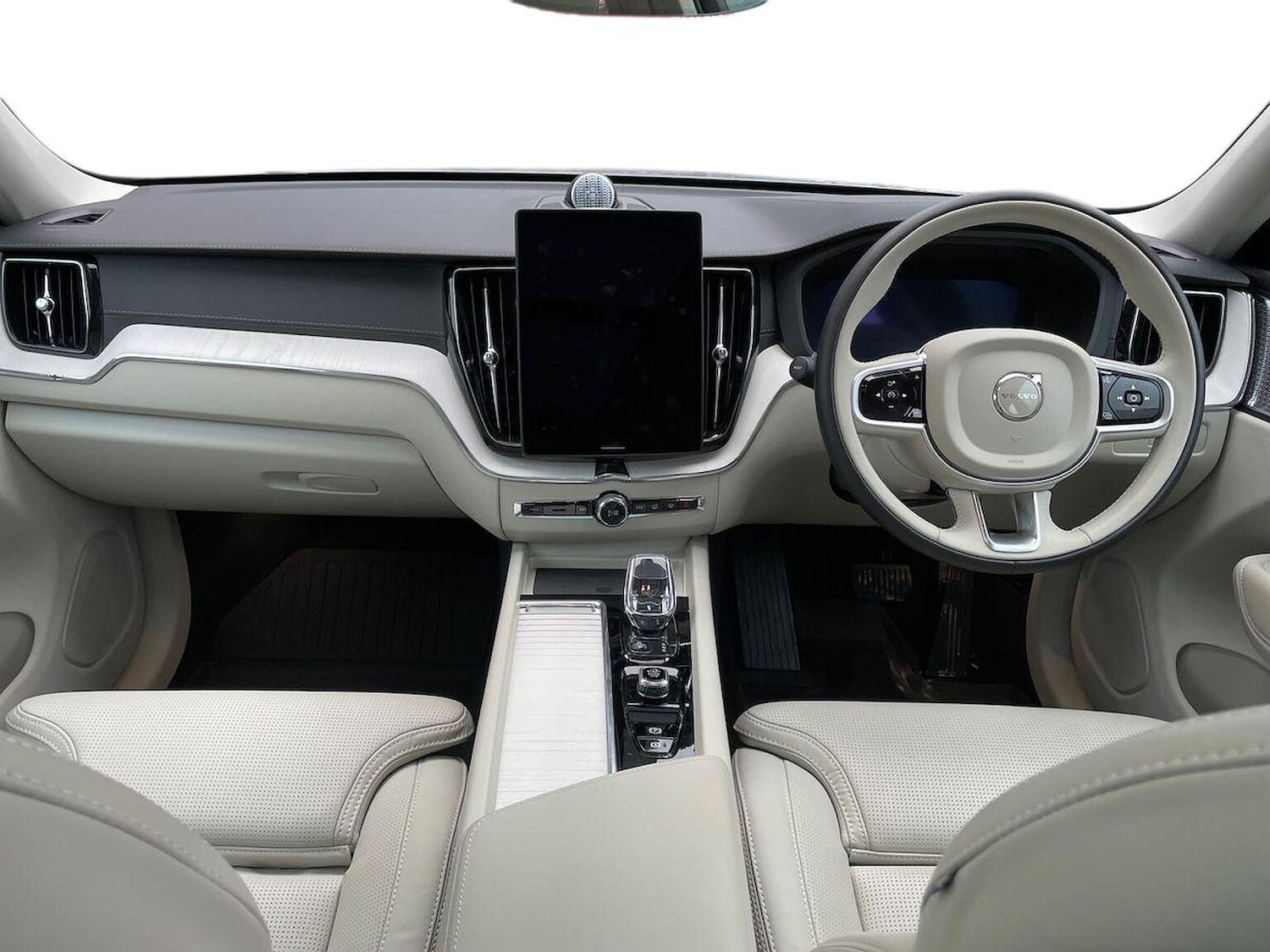 Used Volvo XC60 2025 for sale - 78070623: Photo 8