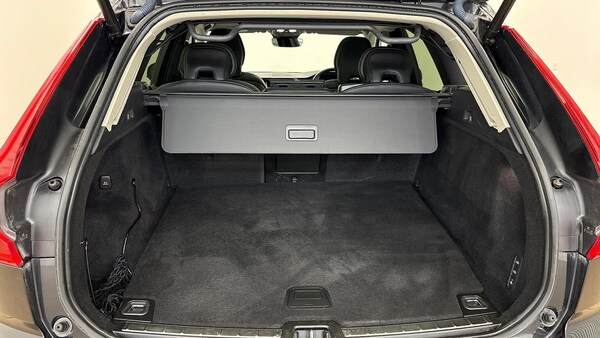 Used Volvo XC60 2022 for sale - 76220416: Photo 14