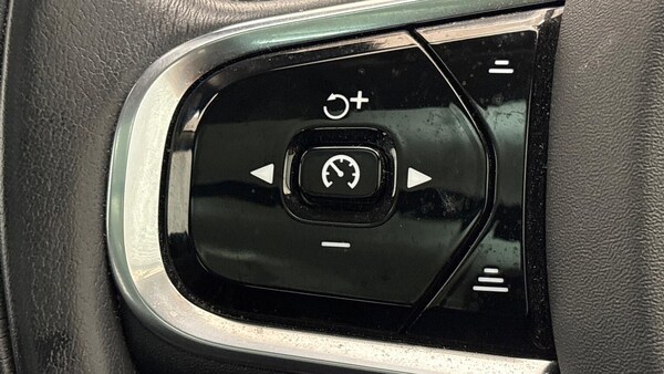 Used Volvo XC60 2022 for sale - 76220416: Photo 31