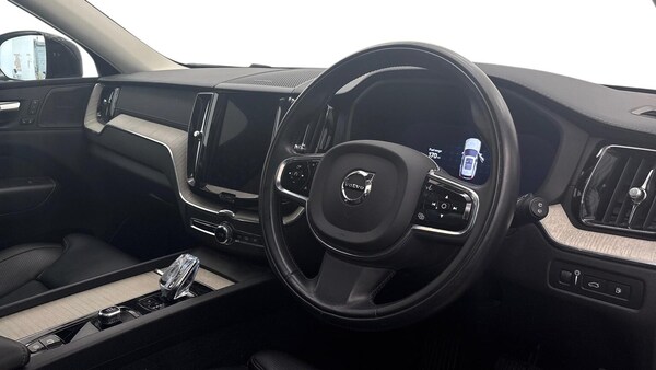Used Volvo XC60 2022 for sale - 76220416: Photo 9
