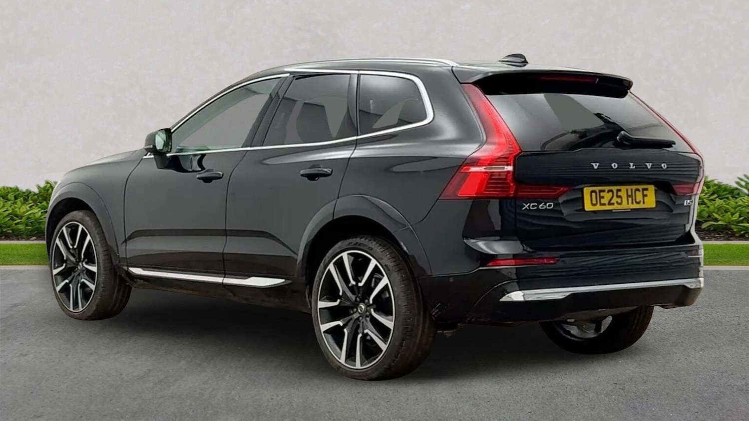 Used Volvo XC60 2025 for sale - 77888668: Photo 2
