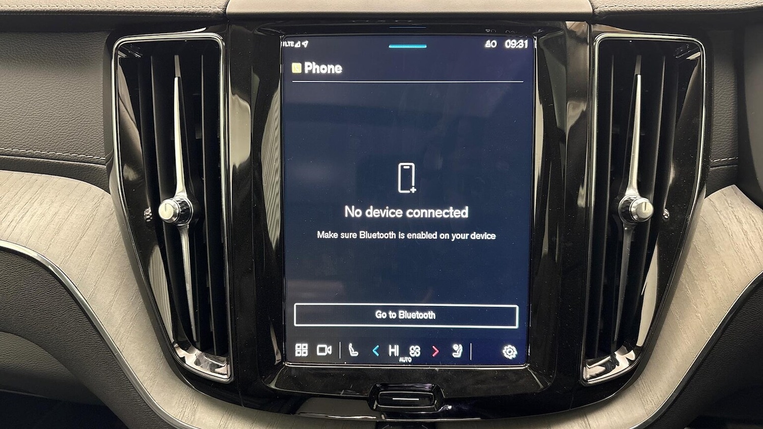 Used Volvo XC60 2025 for sale - 77888668: Photo 37