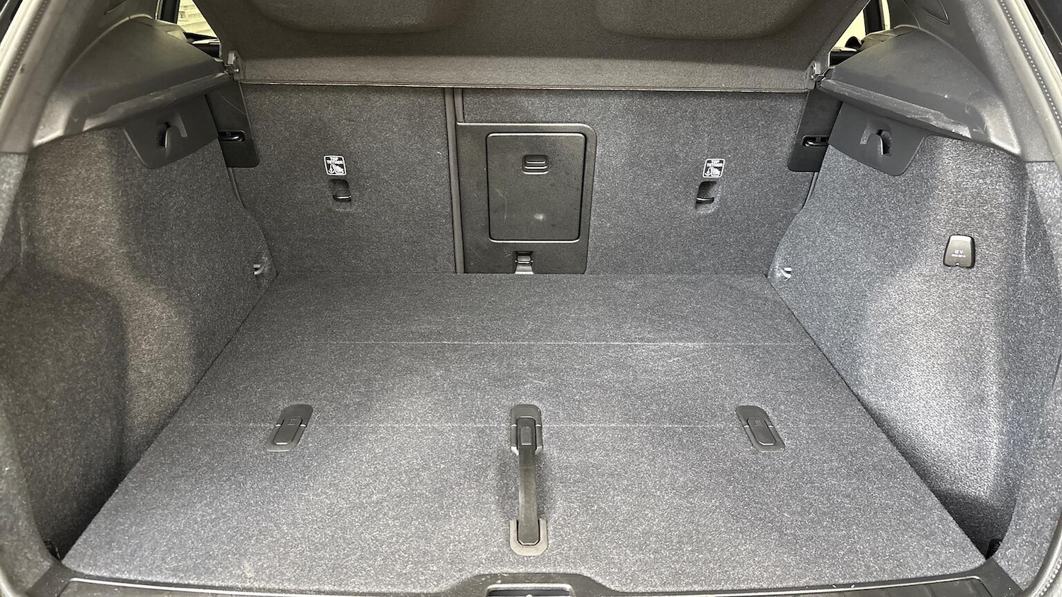 Used Volvo XC40 2025 for sale - 78192621: Photo 28