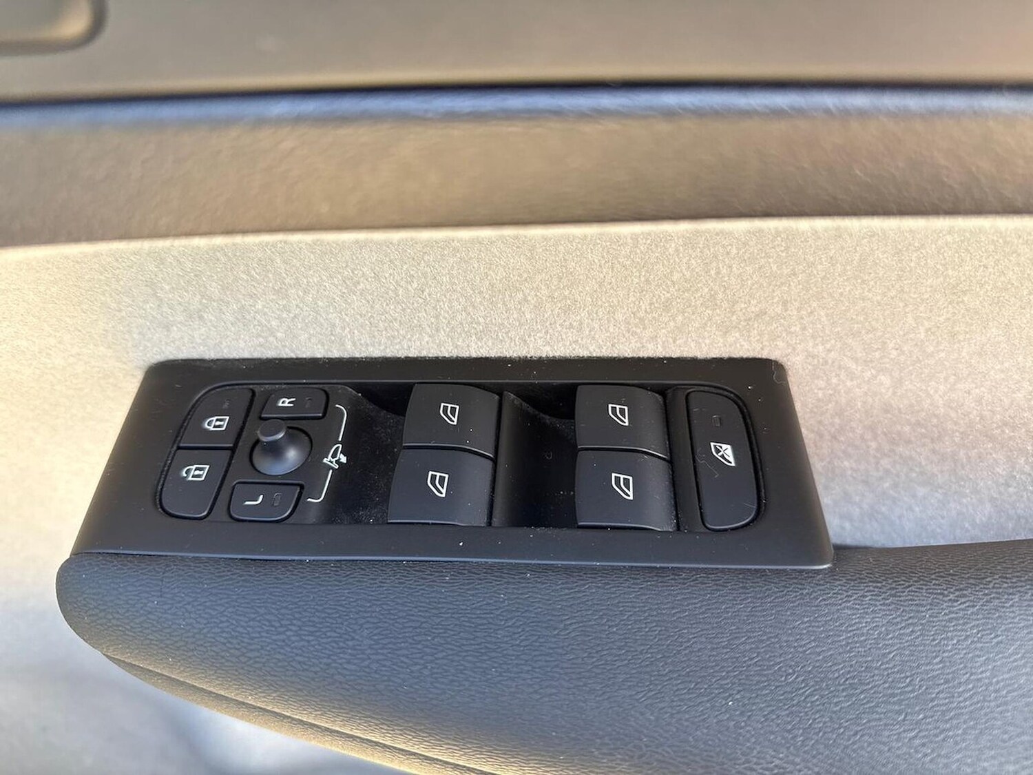 Used Volvo XC40 2021 for sale - 78192647: Photo 21