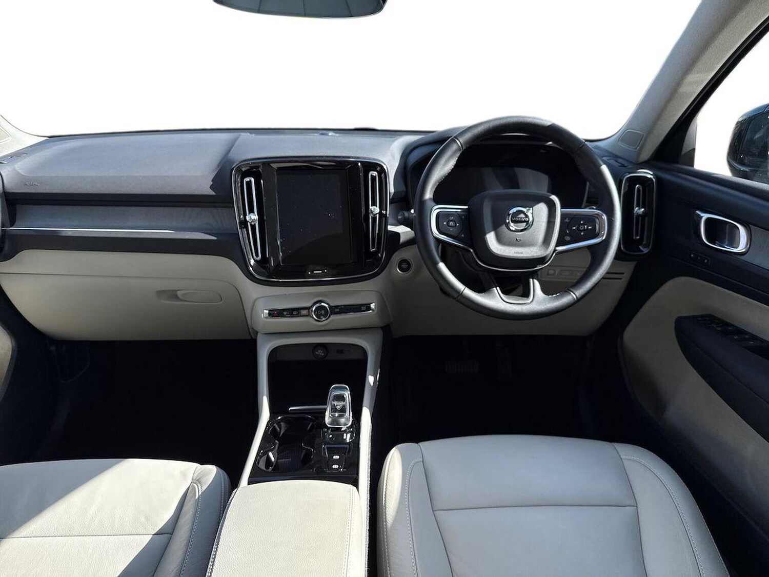 Used Volvo XC40 2021 for sale - 78192647: Photo 8