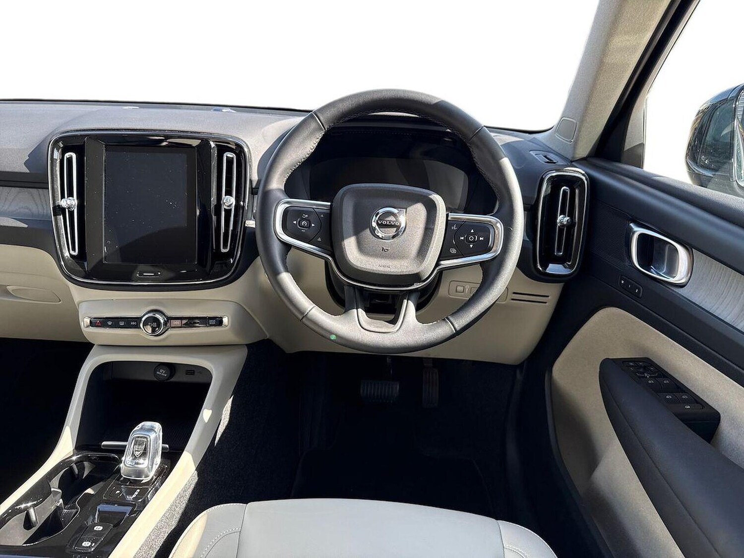 Used Volvo XC40 2021 for sale - 78192647: Photo 9