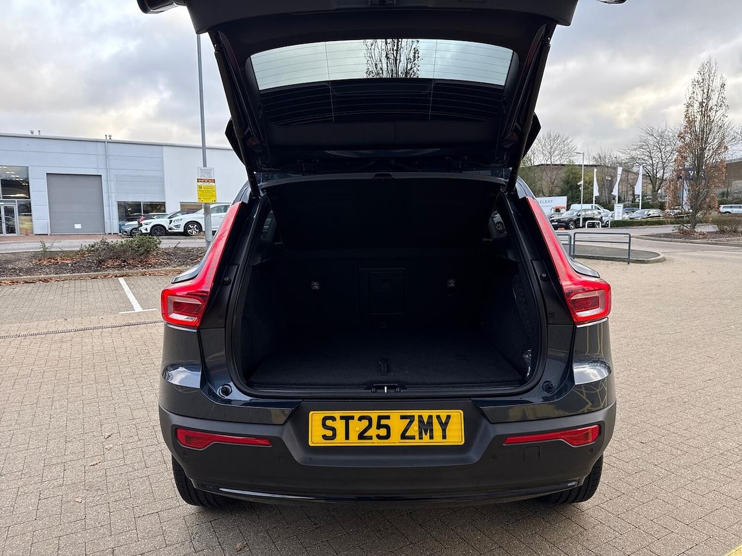 Used Volvo XC40 2025 for sale - 76570968: Photo 17