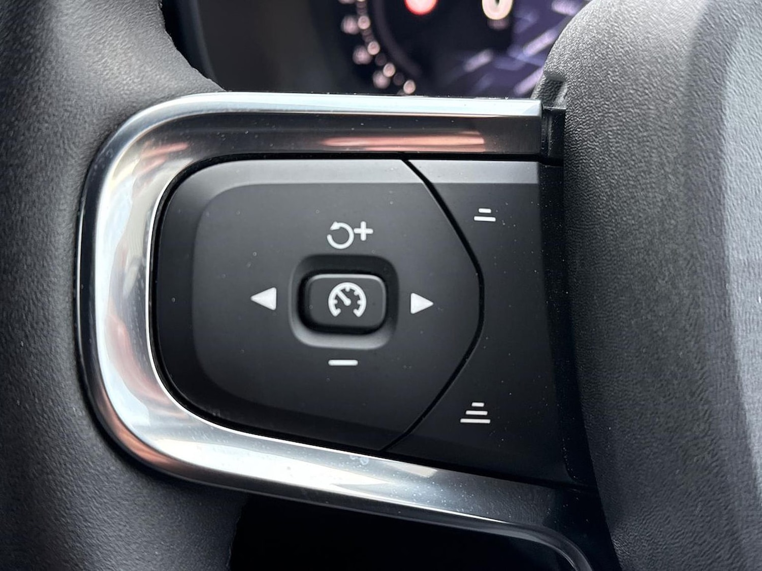 Used Volvo XC40 2025 for sale - 76570968: Photo 27