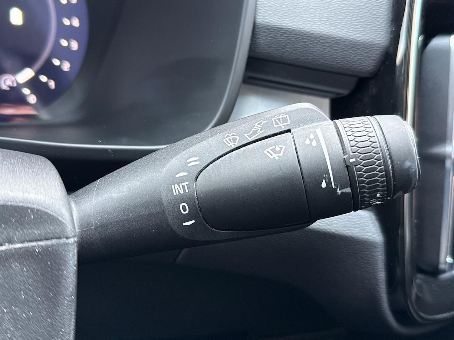 Used Volvo XC40 2025 for sale - 76570968: Photo 28