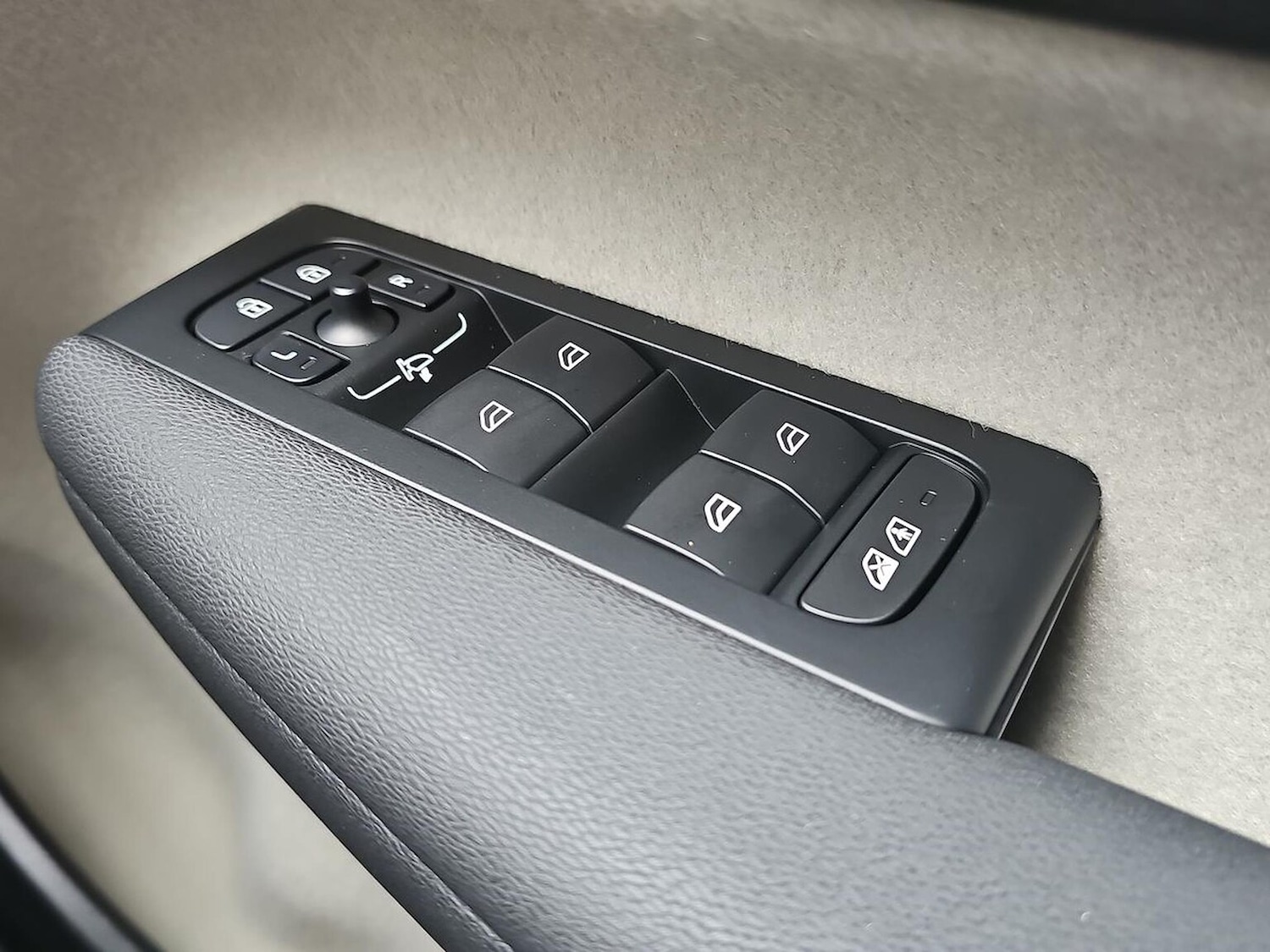 Used Volvo XC40 2025 for sale - 77595499: Photo 21